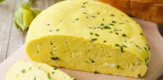Kako napraviti domaći sir. Domaći sir sa mirođijom i karijem.