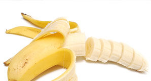 Trik savet: Isecite bananu dok je još u kori!