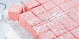 Domaći ratluk od jagoda. Ukusna poslastica.