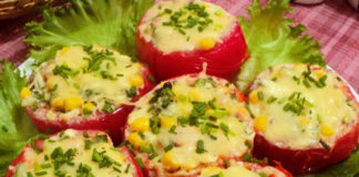 Paradajz punjen piletinom. Originalno i veoma ukusno!