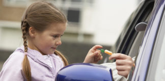 Devojčici je, na ulici, prišao nepoznati čovek i pozvao je sa sobom. Njen odgovor joj je, verovatno, spasio život.