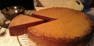 Torta „Eva“- čokoladno iskušenje koje se bukvalno topi u ustima. Teško je odoleti.