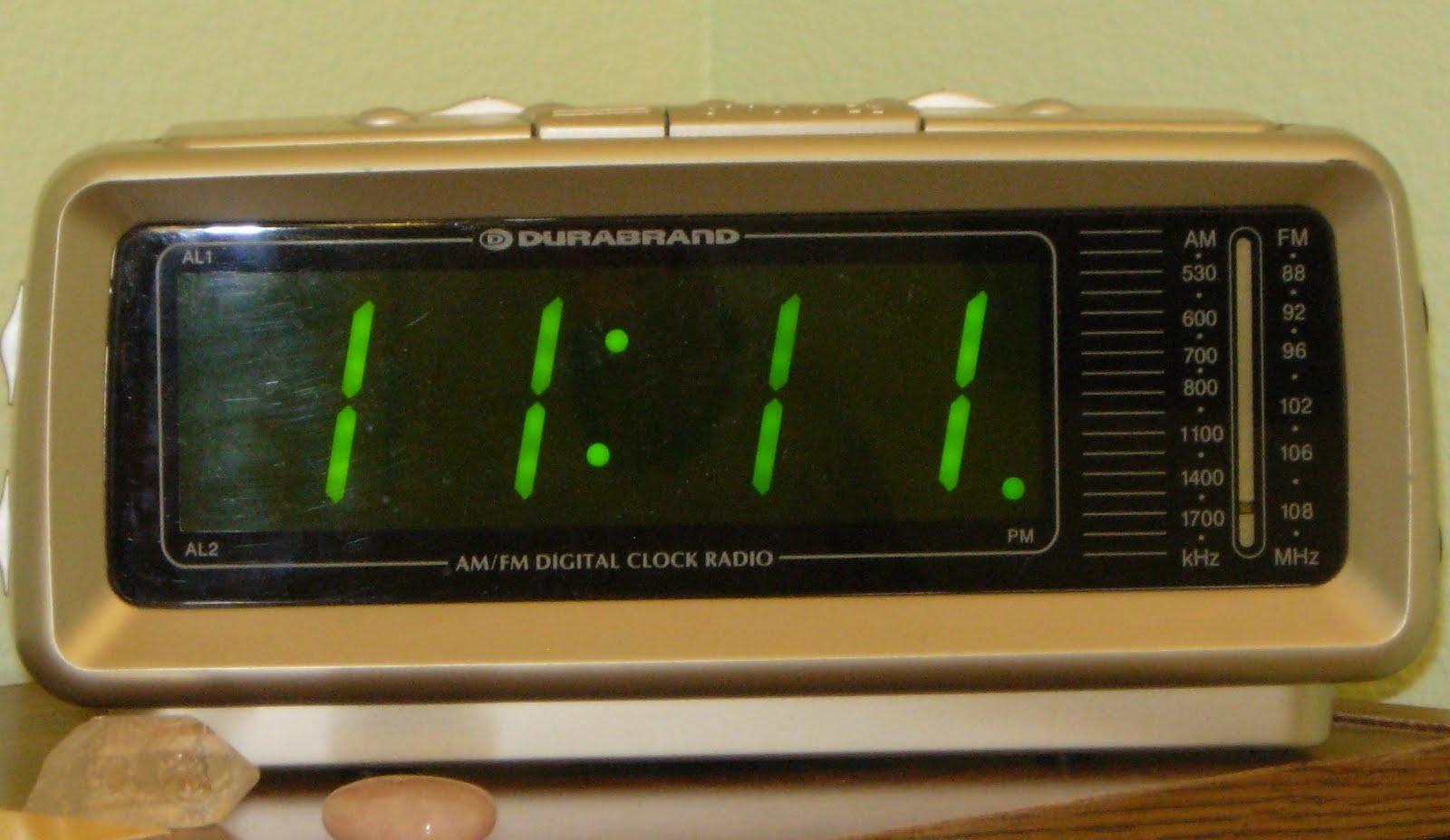 Ангельские часы 111. Часы 11:11. Одинаковые числа на часах. 11 11 На часах. 11 11 На электронных часах.