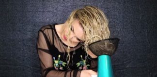 Uzela je fen, kuhinjsku cediljku i počela da suši kosu