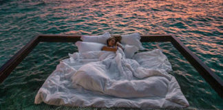 Hotel na Maldivima nudi da spavate na okeanu, pod zvezdama